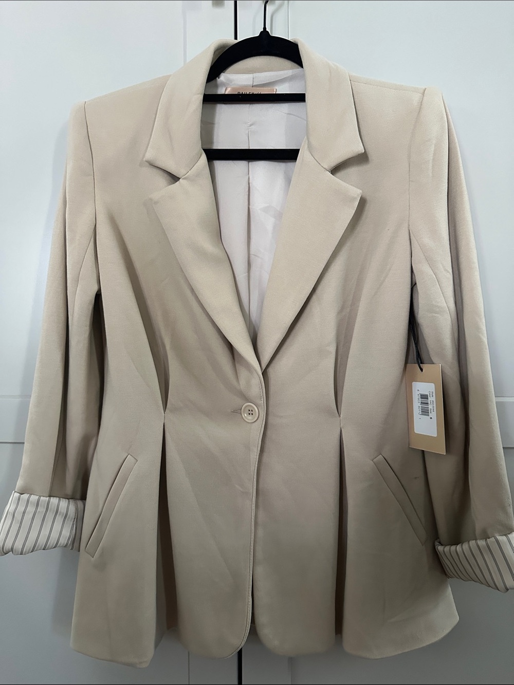 Bailey 44 Tailored Cream Women's Blazer Jacket - Single Button size Small NWT 😍